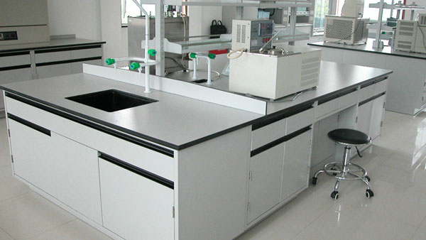 上海理工大學(xué)對瑞斯達(dá)的實(shí)驗(yàn)臺通過驗(yàn)收